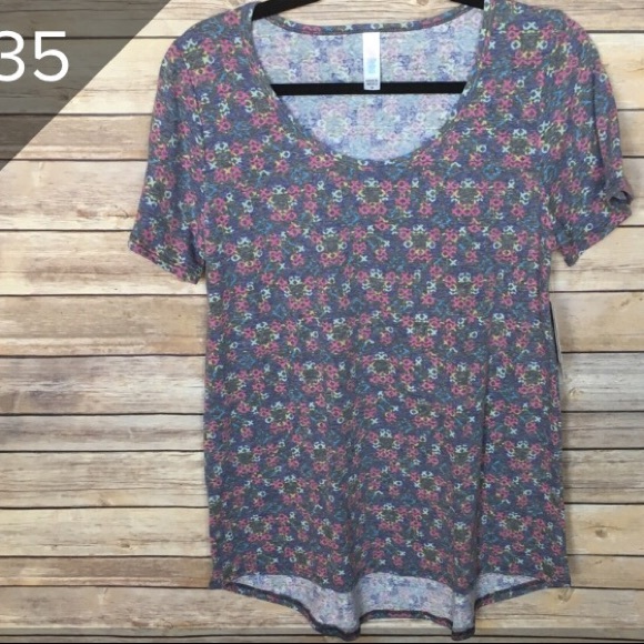Lularoe Classic T - Picture 1 of 1
